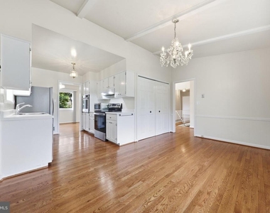 11601 Gowrie Court - Photo Thumbnail 11