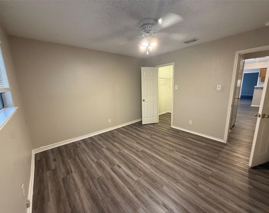 9313 Kempler Dr - Photo Thumbnail 4
