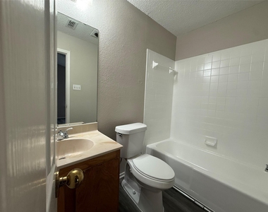 9313 Kempler Dr - Photo Thumbnail 3
