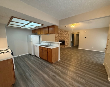 9313 Kempler Dr - Photo Thumbnail 2