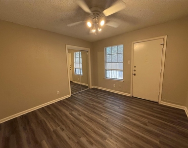 9313 Kempler Dr - Photo Thumbnail 5