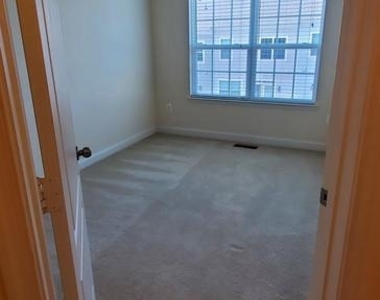 12425 Horseshoe Bend Circle - Photo Thumbnail 15