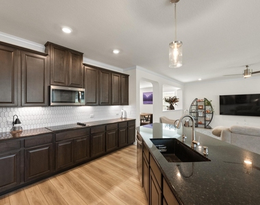 7207 Wink Way - Photo Thumbnail 9