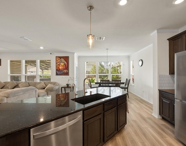 7207 Wink Way - Photo Thumbnail 8