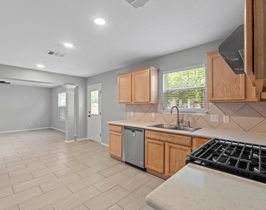 12708 Collindale Cv - Photo Thumbnail 8