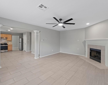 12708 Collindale Cv - Photo Thumbnail 4