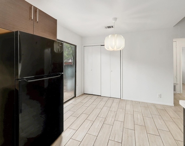 12202 Dundee Dr - Photo Thumbnail 13