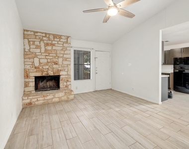 12202 Dundee Dr - Photo Thumbnail 4