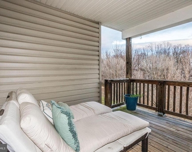 8496 Pamela Way - Photo Thumbnail 11