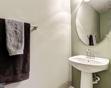 8496 Pamela Way - Photo Thumbnail 7