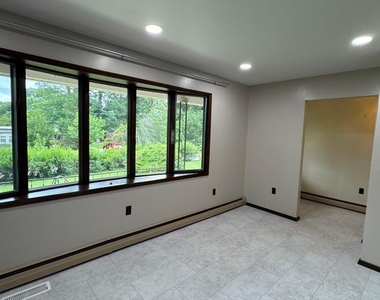 5157 Bonnie Acres Drive - Photo Thumbnail 8
