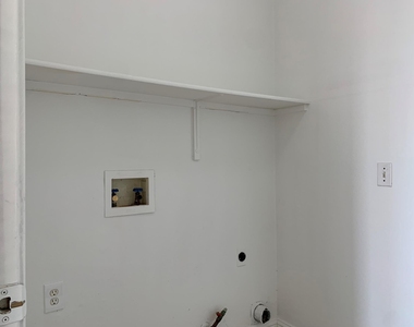 210 Evergreen Cir - Photo Thumbnail 15