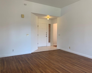 210 Evergreen Cir - Photo Thumbnail 2