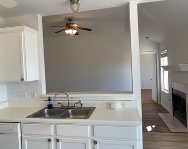 210 Evergreen Cir - Photo Thumbnail 9
