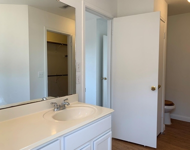 210 Evergreen Cir - Photo Thumbnail 14
