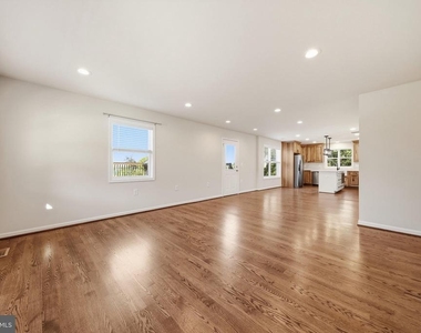 6916 Linganore Road - Photo Thumbnail 6