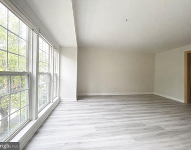 9426 Singleton Place - Photo Thumbnail 7