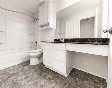6613 Garden Rose Path - Photo Thumbnail 15