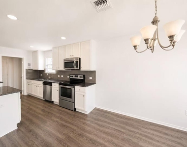 6613 Garden Rose Path - Photo Thumbnail 7