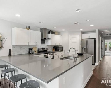 3013 E 16th St - Photo Thumbnail 9