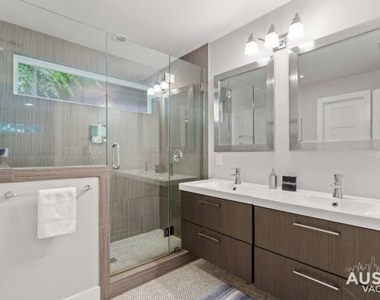 3013 E 16th St - Photo Thumbnail 12