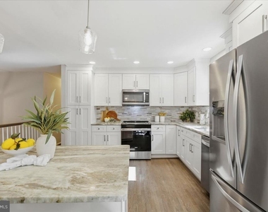 8827 Lafayette Drive - Photo Thumbnail 16