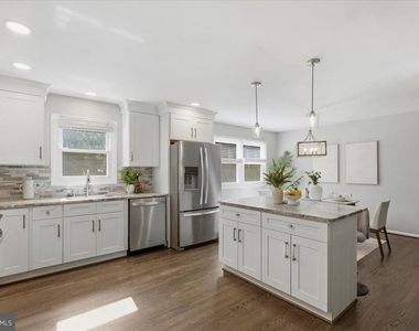 8827 Lafayette Drive - Photo Thumbnail 18