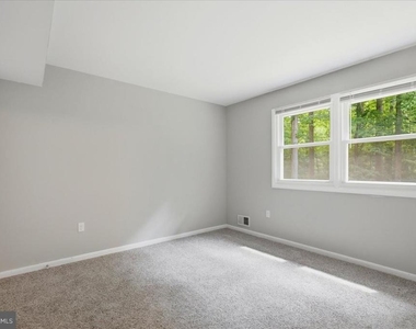 8827 Lafayette Drive - Photo Thumbnail 42
