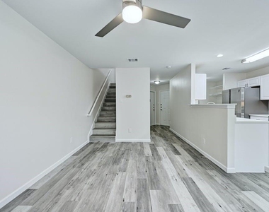 2320 Riddle Rd - Photo Thumbnail 9
