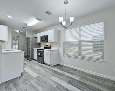 2320 Riddle Rd - Photo Thumbnail 8