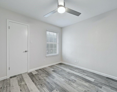 2320 Riddle Rd - Photo Thumbnail 18
