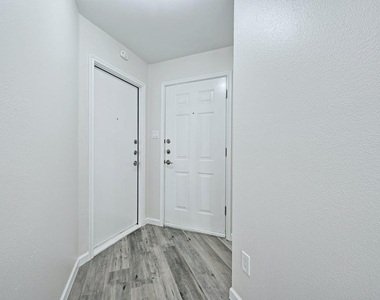 2320 Riddle Rd - Photo Thumbnail 4