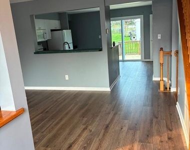 746 Villager Circle - Photo Thumbnail 6