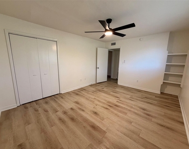3106 Duval St - Photo Thumbnail 7