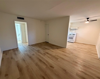 3106 Duval St - Photo Thumbnail 2