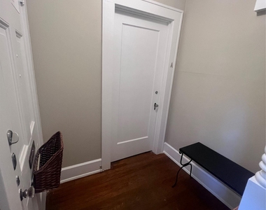 305 Moore Blvd - Photo Thumbnail 4