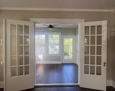 305 Moore Blvd - Photo Thumbnail 9