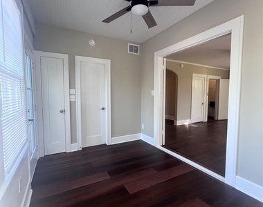 305 Moore Blvd - Photo Thumbnail 11