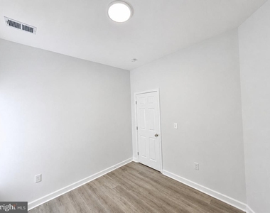 4031 Park Heights Avenue - Photo Thumbnail 11
