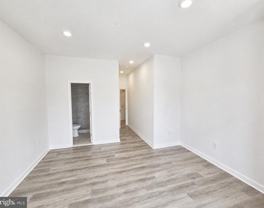 4031 Park Heights Avenue - Photo Thumbnail 8