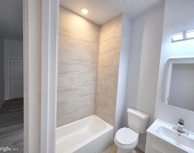 4031 Park Heights Avenue - Photo Thumbnail 12