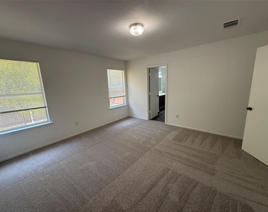 3311 Etheredge Dr - Photo Thumbnail 5