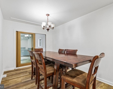 1134 Chinaberry Lane - Photo Thumbnail 6