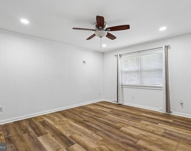 1134 Chinaberry Lane - Photo Thumbnail 4