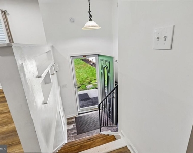 1134 Chinaberry Lane - Photo Thumbnail 3