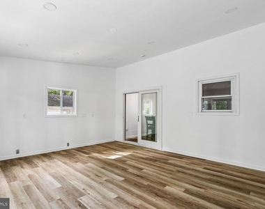 1134 Chinaberry Lane - Photo Thumbnail 9