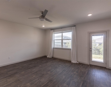 2913 Louris Ln - Photo Thumbnail 15