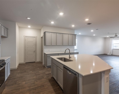 2913 Louris Ln - Photo Thumbnail 13