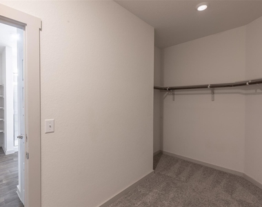 2913 Louris Ln - Photo Thumbnail 23