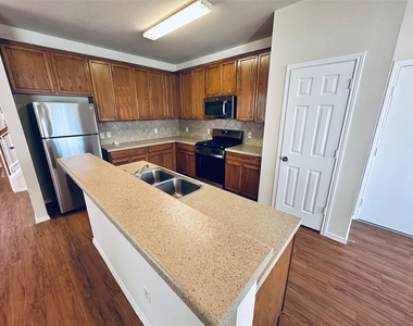 408 Yucca House Dr - Photo Thumbnail 12